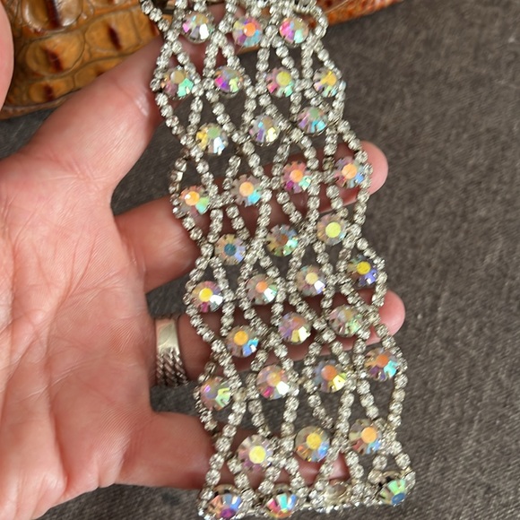 Exquisite Vintage Borealis & Crystal Silver Wide Bracelet - Picture 3 of 11